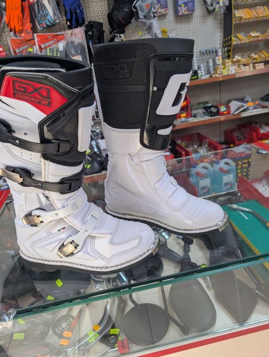 Ботуши Гарне 42 номер,нови