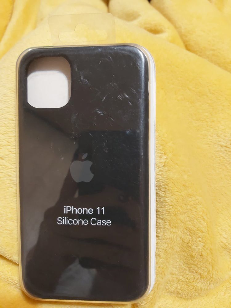 Vand husa iphone 11 originala