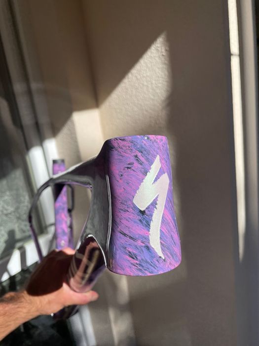 Карбонова рамка Epic рамер М пребоядисана