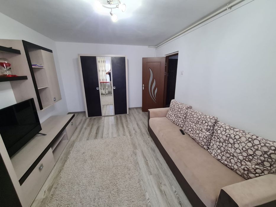 Vânzare Apartament cu 2 camere decomandat, Vedere la stradă