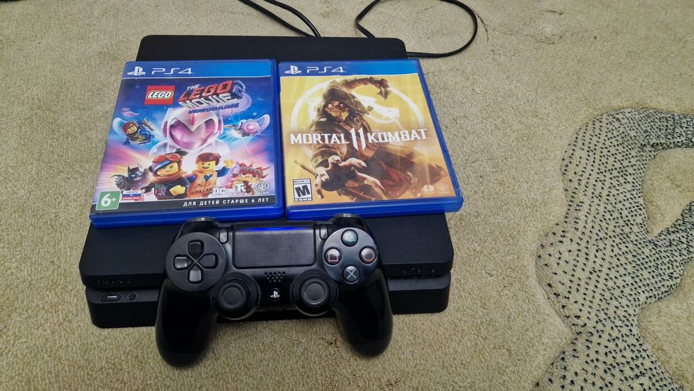 Playstation 4 slim