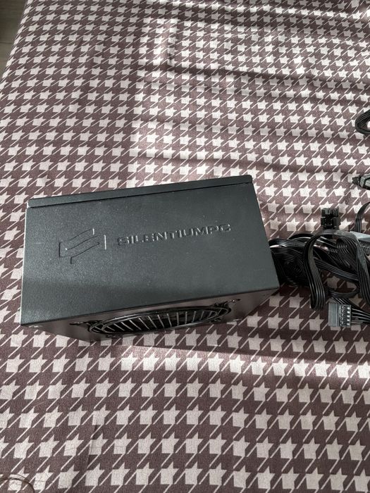 Sursa 600w silentiumpc vero m3 calculator semi modulara