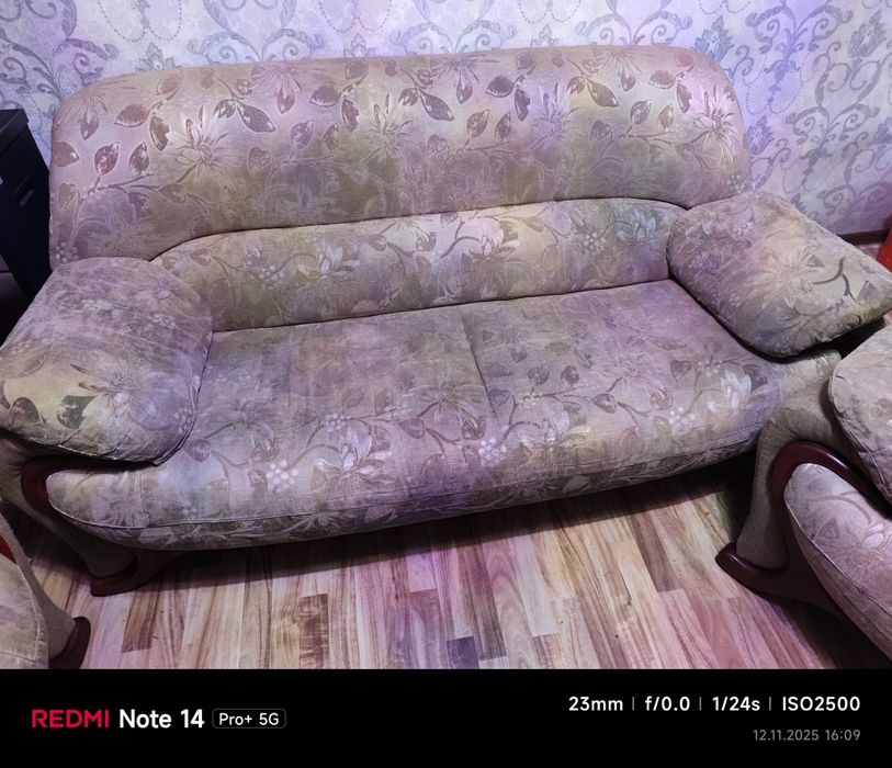 Продается Диван и 2 кресло