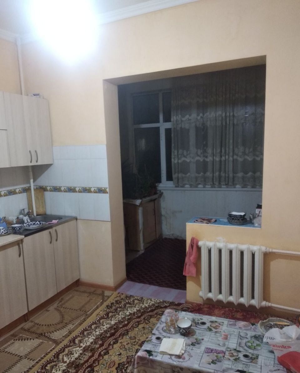 Двух комнатная квартира Мирабадский район массив куйлюк 4