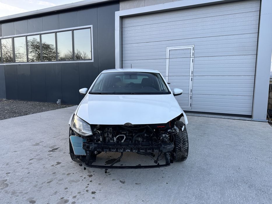 Volkswagen Polo 2016 Facelift usor avariat 54.272 km