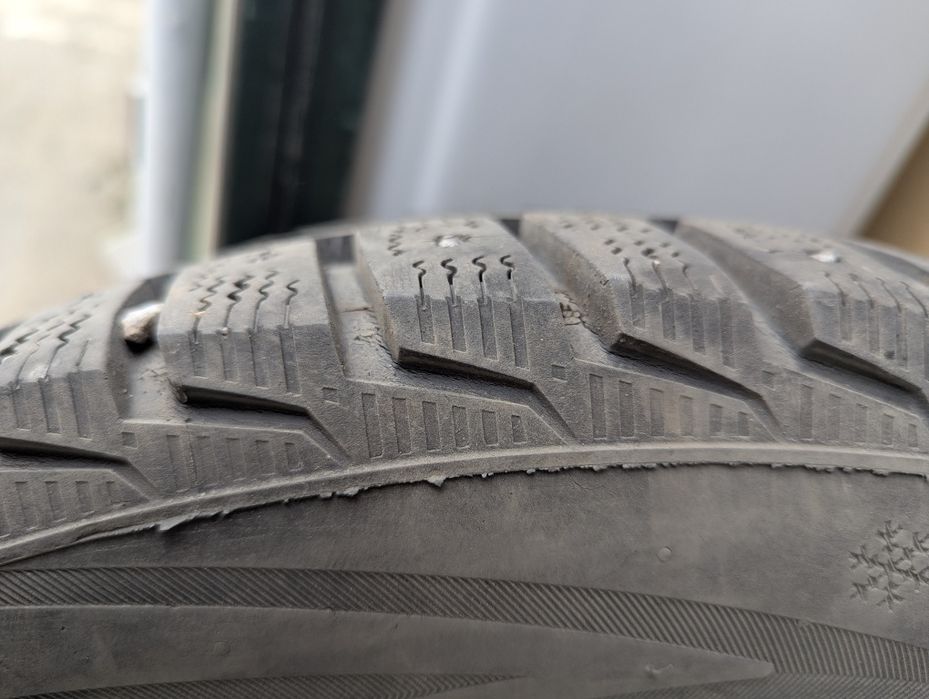 Шины зимние 215/55 r17