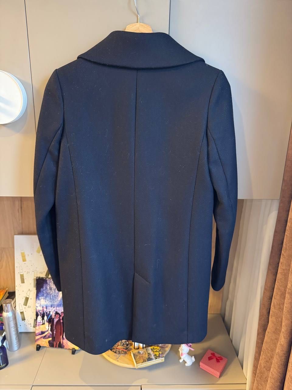 Уникално синьо палто от Massimo Dutti в отлично състояние.