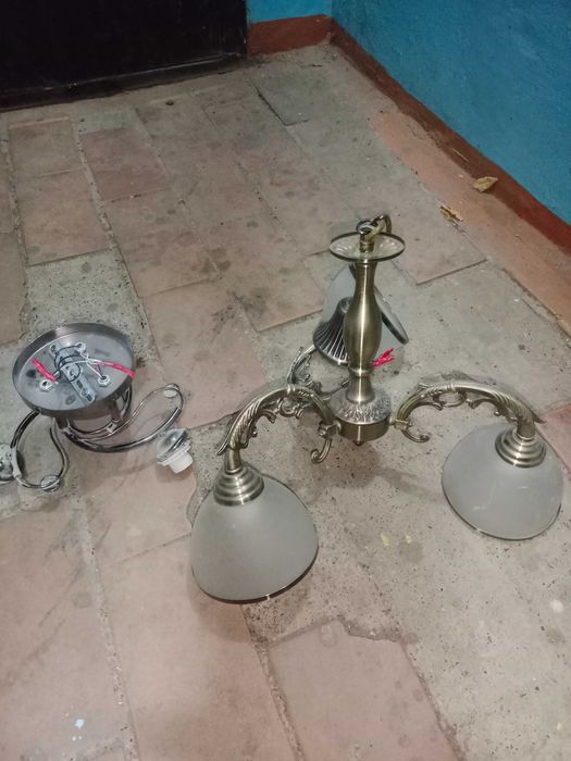 Продам люстры в хорошем состоянии по 3000 тг каждая