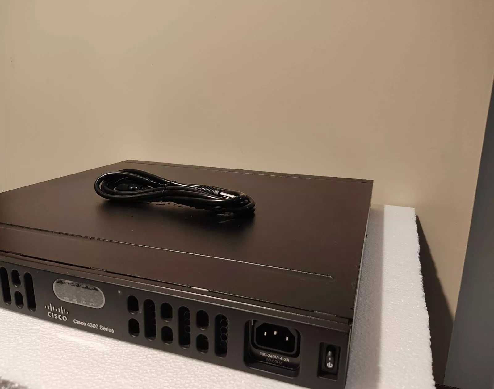 Маршрутизатор CISCO ISR4331