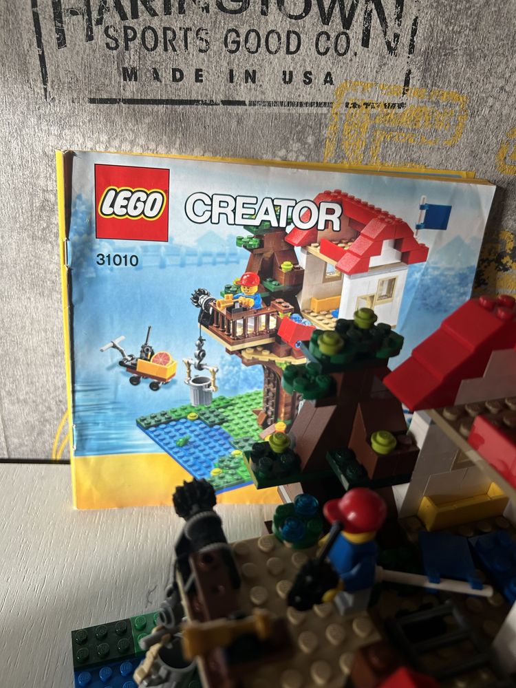 Lego creator casa din copac