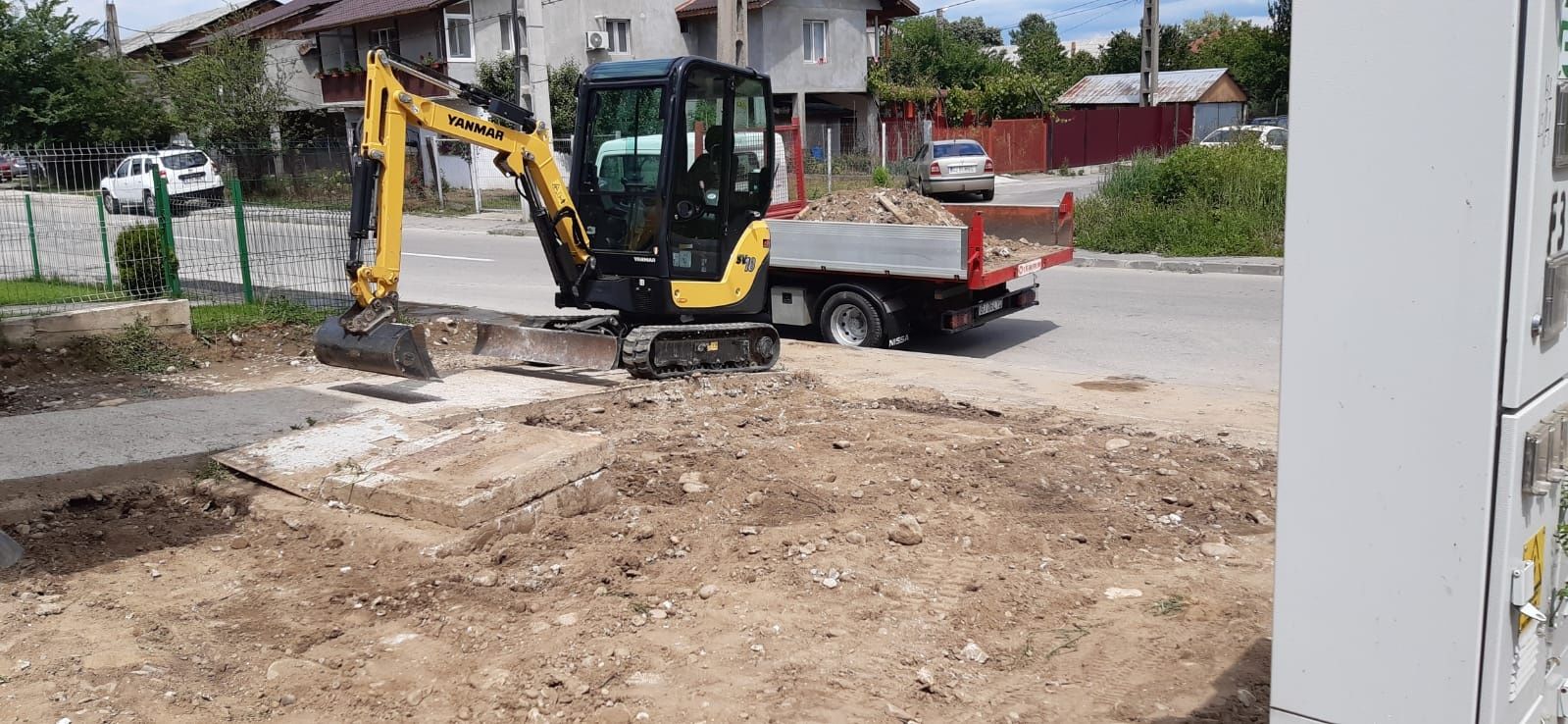 Inchiriez miniexcavator excavator. Săpături fundații, fose septice