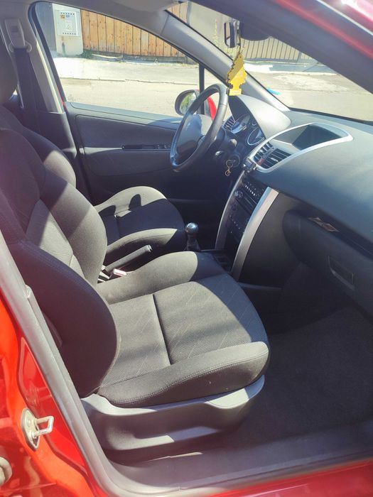 Vand Dezmembrez Peugeot 207 1.4VTI 95HP an 2009