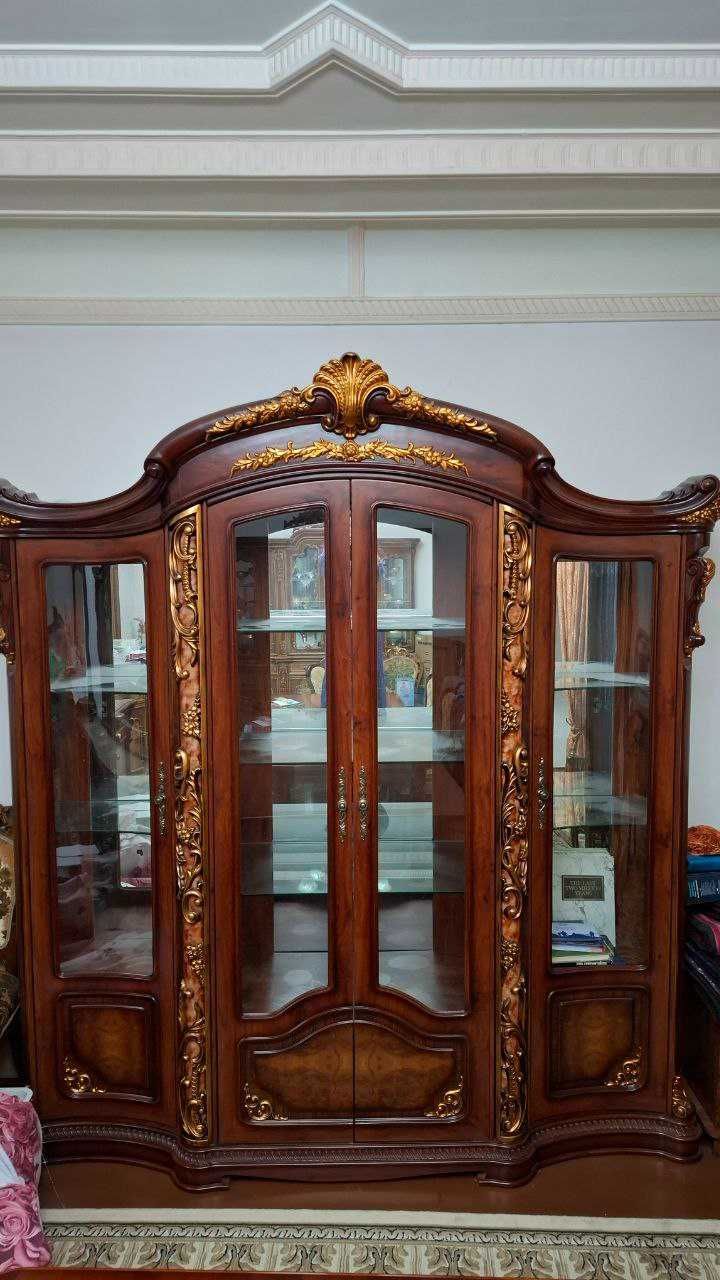 Хитой мебели (зал, спальний комплект)
