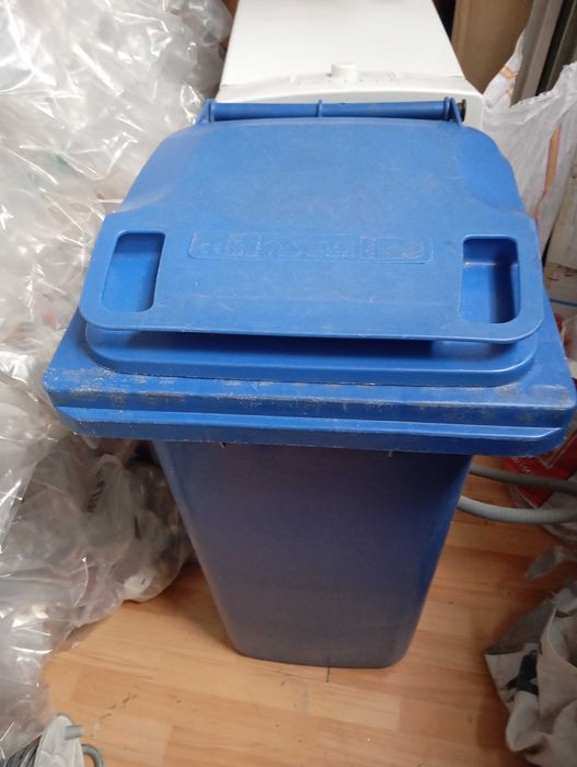 Vand tomberon Helesi 240 l