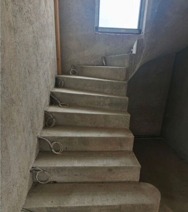 Vînd casa în radauți