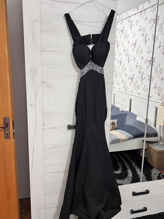 Rochie eleganta cu trena