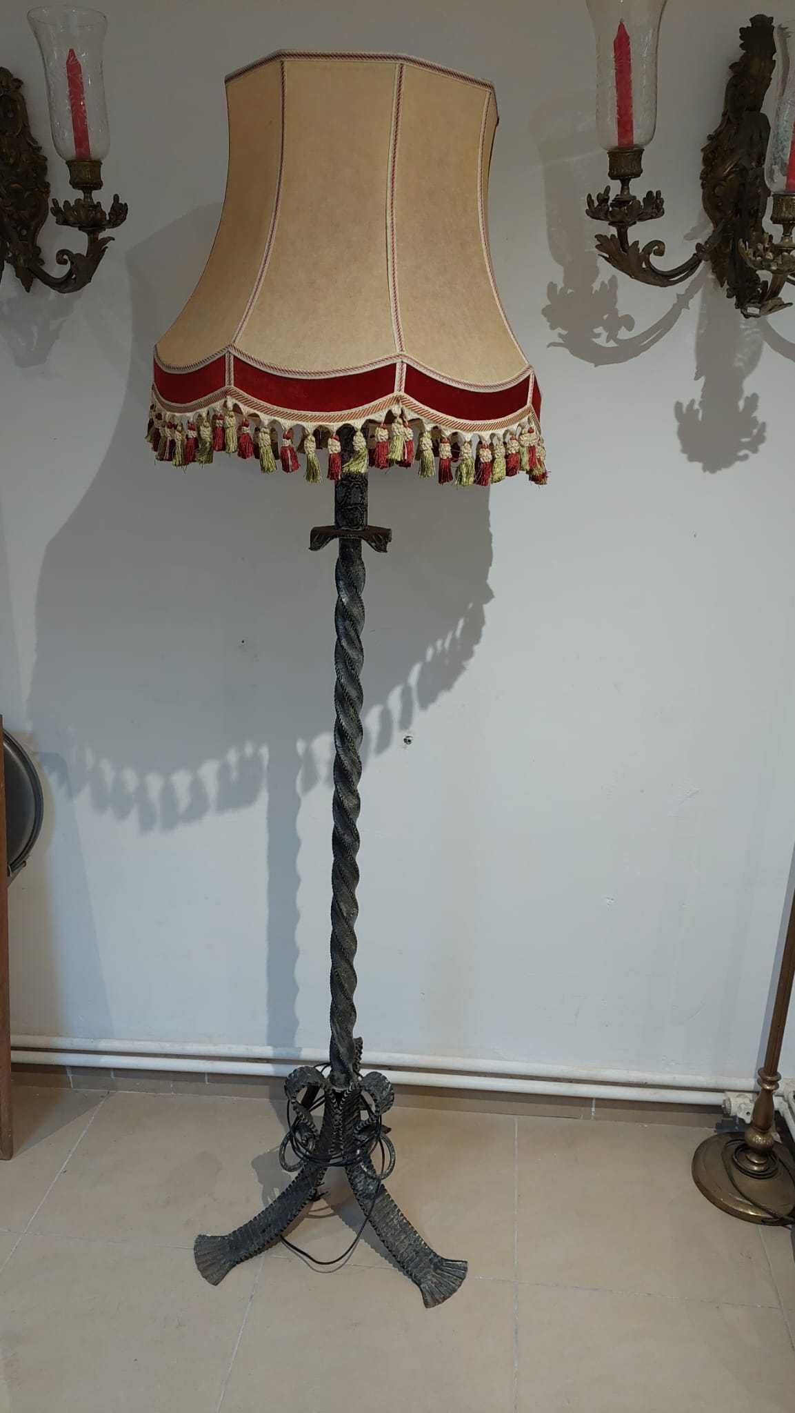 lampa de fier forjat