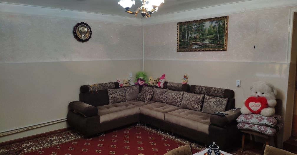 Продается 2х этажный дом в центре города Нукус