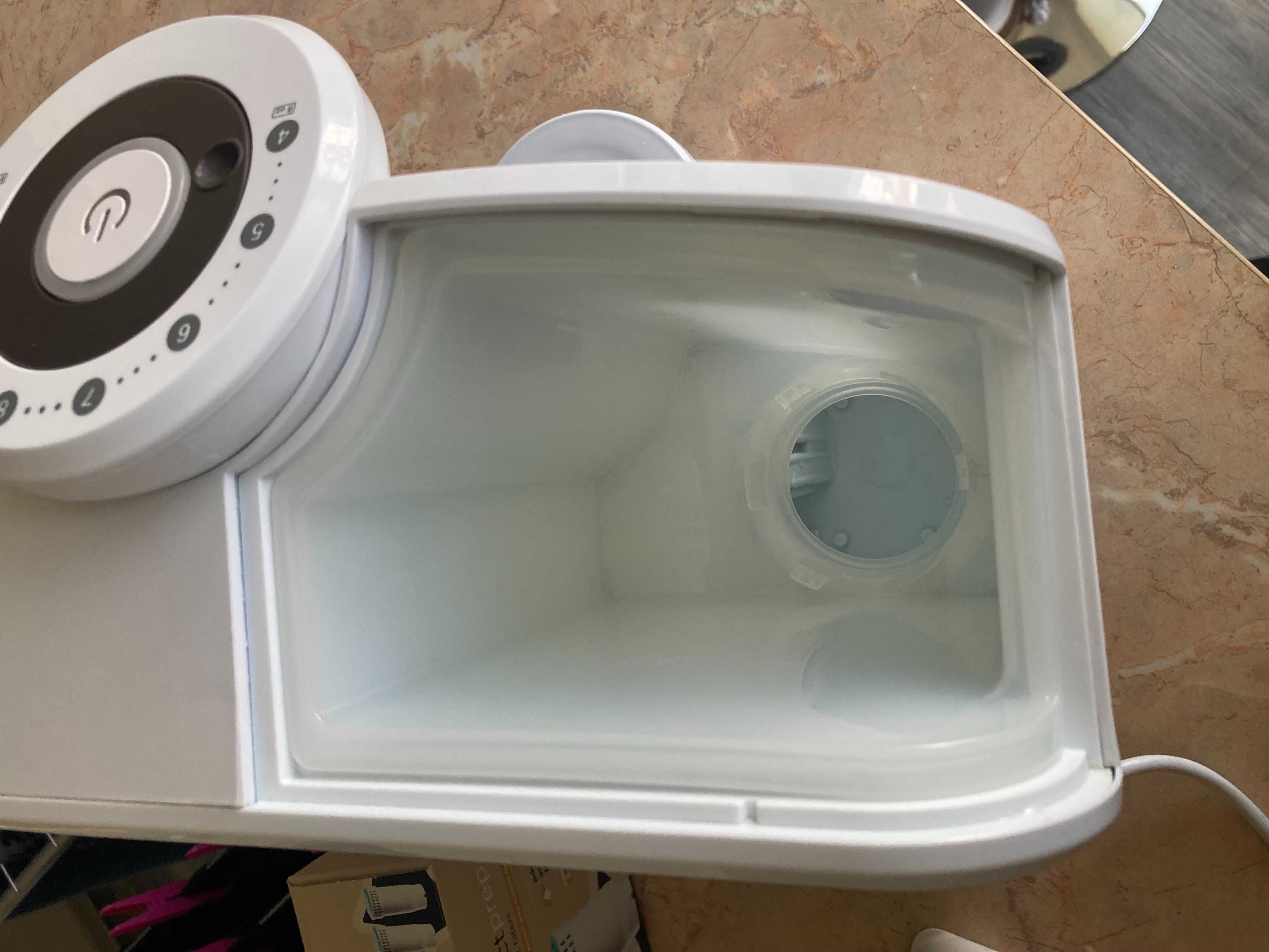 Електрически уред за приготвяне на адаптирано мляко Tommee Tippee