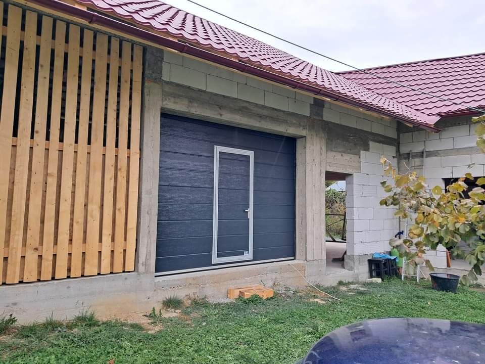 Usa secționala/usa tip rulou/usi de garaj/ usi industriale/ porți