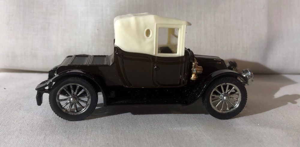 Macheta CORGI Collectors Classics 1910 RENAULT 12 16 - sc 1 43 - angli