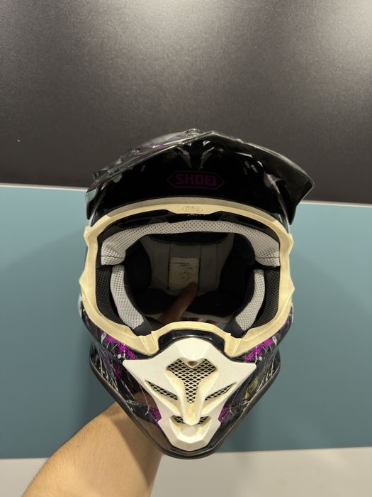 Каска Shoei