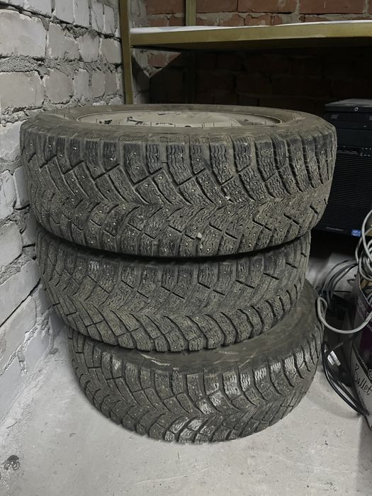 Резина зимняя шипы michelin 195 65 r15