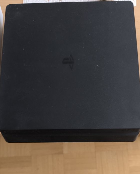 PlayStation 4 SLIM