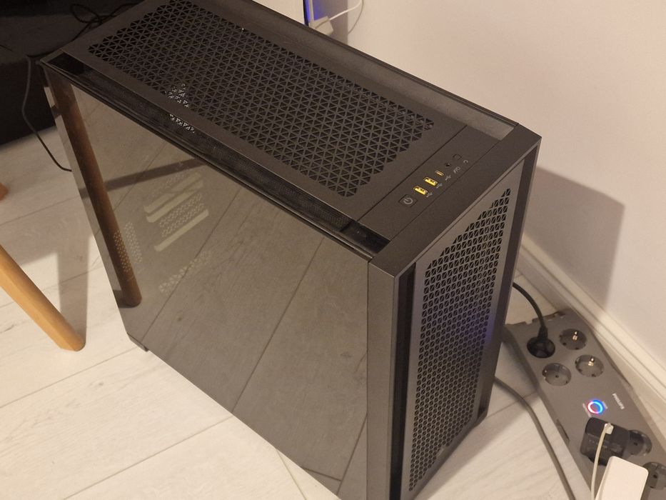 Carcasă Corsair 5000D Airflow