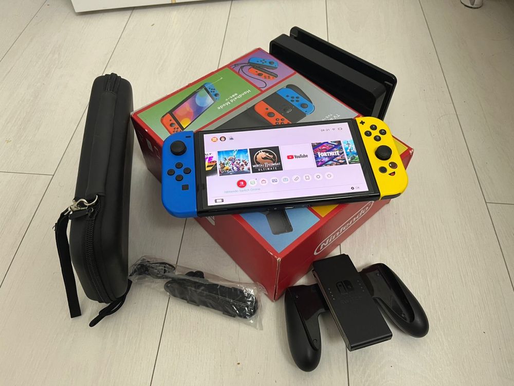 Продам Nintendo Switch Oled в идеальном состояний.