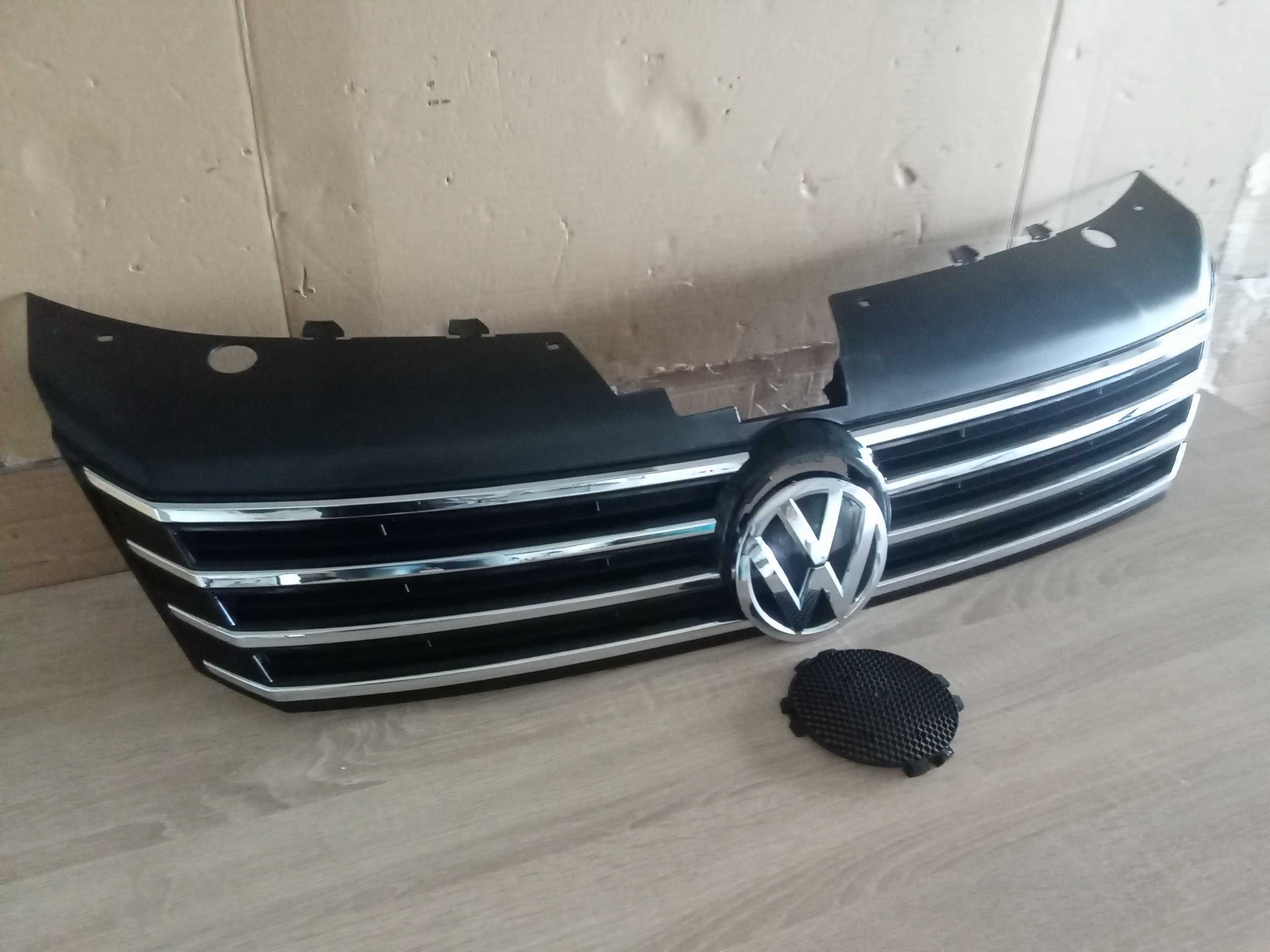 Grila masca radiator fata cu emblema  VW Passat B7 10-2014 completa