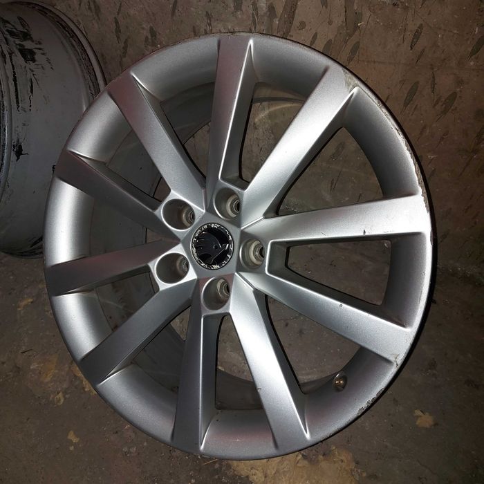 алуминиеви джанти втора употреба 7.5J18H2 ET5 за Шкода Октавия 2017г.