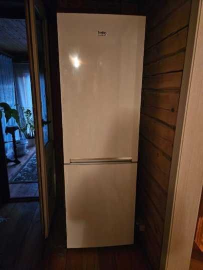 Срочно продам бу Холодильник Beko