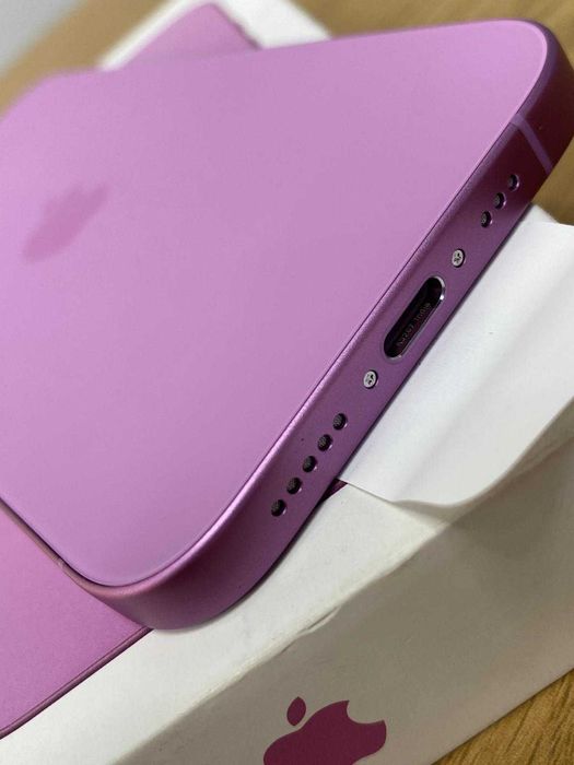 iPhone 16 - 256 GB - Activat recent( 1 ciclu de incarcare )