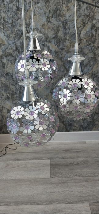 Продам люстры в хорошем состоянии!!!не дорого