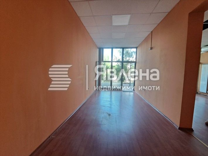 Дава се под наем Магазин в София, Младост 1 - 62 кв.м за 750 € - Снимка #1