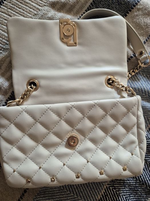 Чанта     lui jo