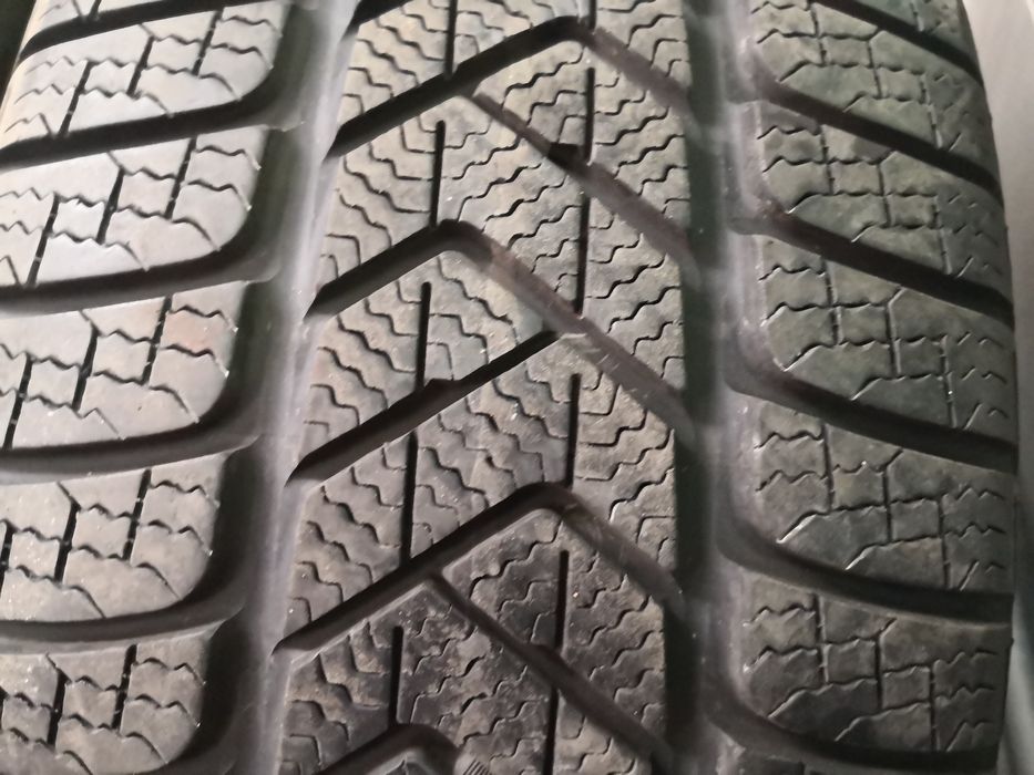 235 45 19 цола гуми като нови Pirelli