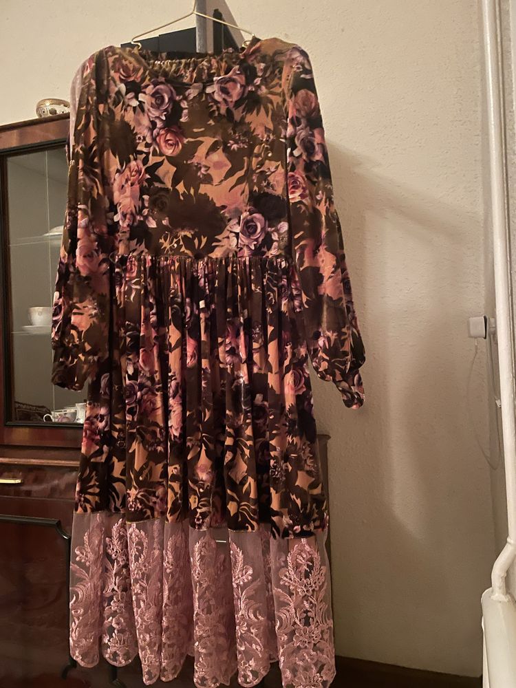 Ko’ylak abaya sotiladi