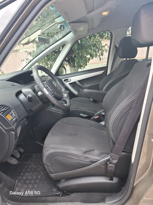 Autoturism 7 locuri