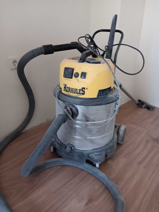 Професионална прахосмукачка  за сухо и мокро