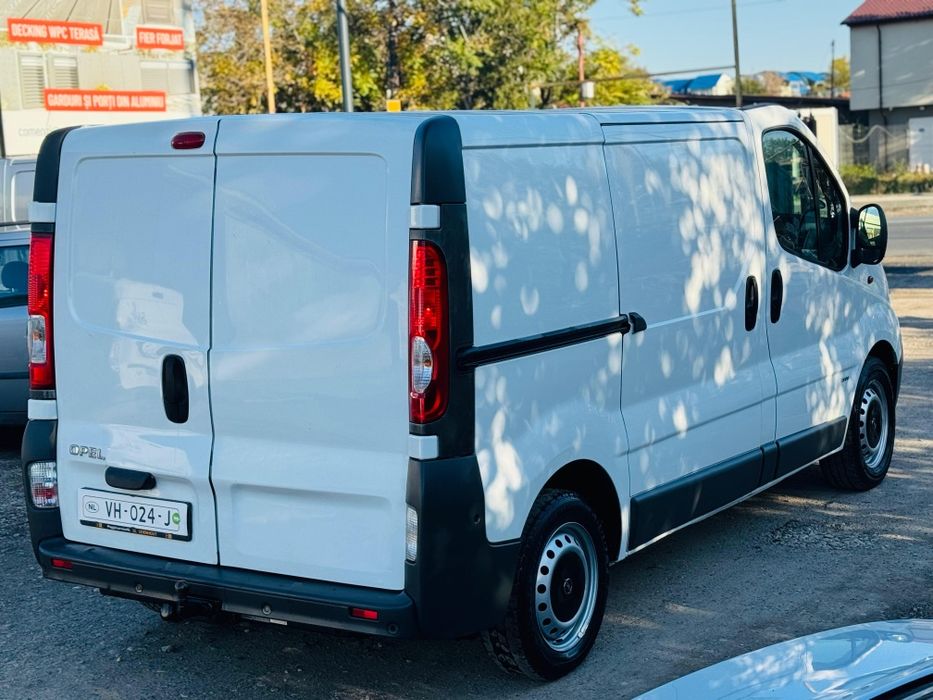 Opel Vivaro // Renault Trafic L2H1 2.0  Euro 5 2014.02