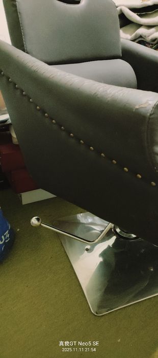 salon uchun kreslo sotiladi