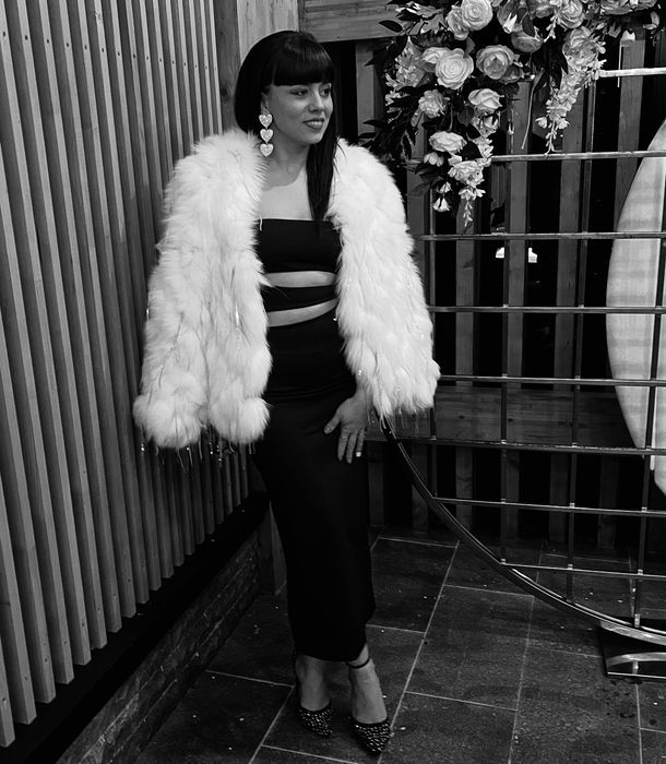 Haină de blană            Alba