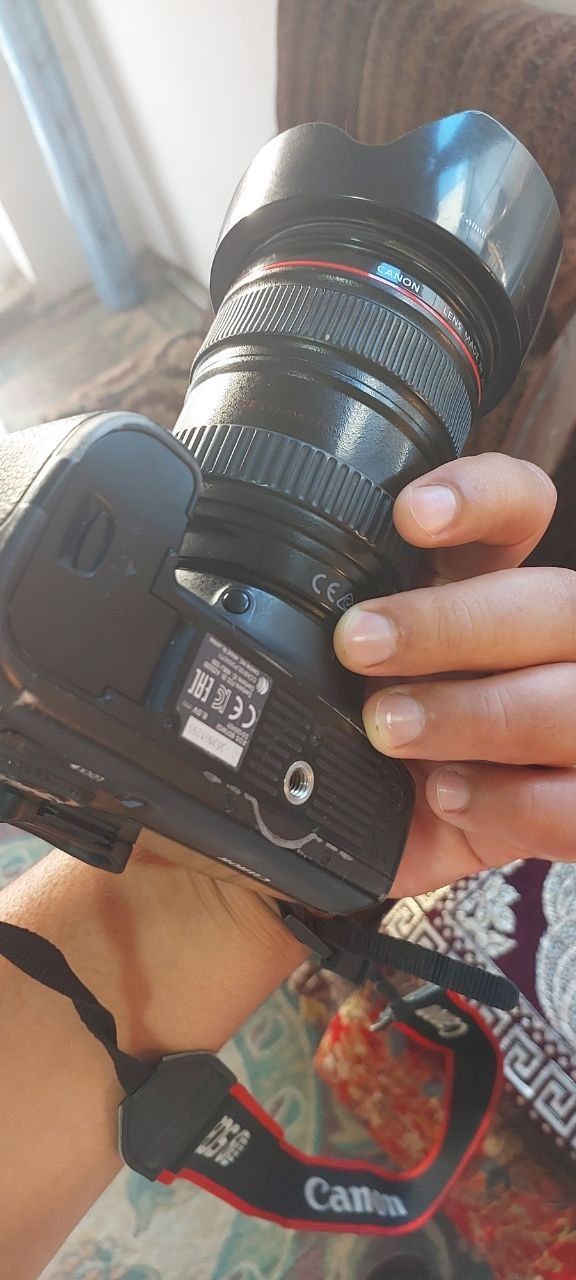 CANON 6D  холати яхши бир киши ишлатга фотога ишлаган