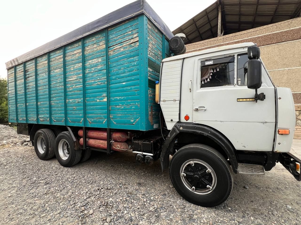 Kamaz sotiladi .