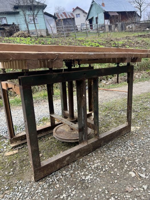 Vând Abric si masă de slefuit  +motor