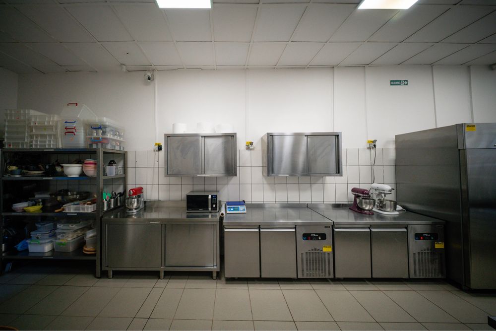 Laborator de cofetarie complet echipat, functional, autorizat