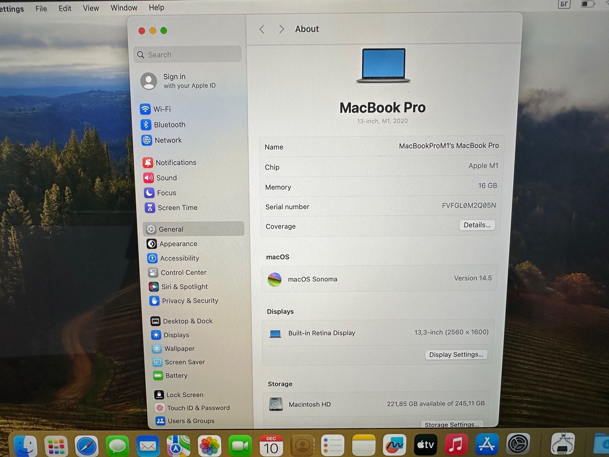 MacBook Pro 13" M1 Chip 8-Core CPU, 8-Core GPU, 16GB RAM, 256 SSD