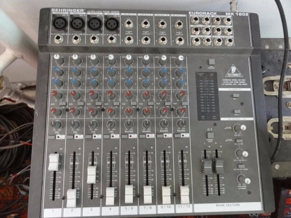 Mixer Behringer Eurorack MX 1602